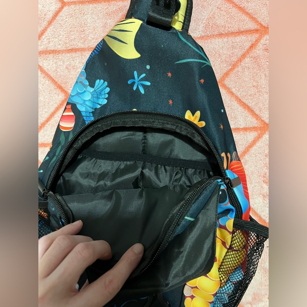 Sea Life Sling Bag 🐠NWOT🐠 - Picture 6 of 10
